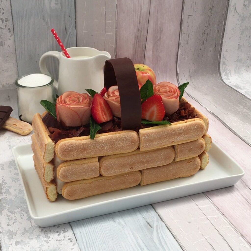 Apple-Misu Basket