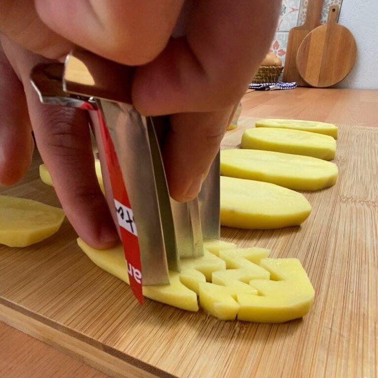 Blätterteig-Rolle mit Bratwurst