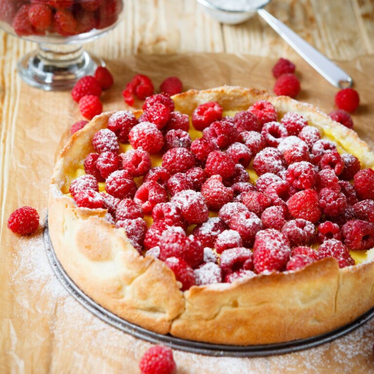 Tarte aux framboises à la crème pâtissière onctueuse
