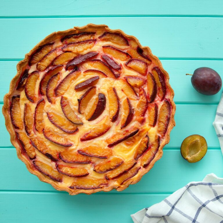 Tarte prunes-noisettes