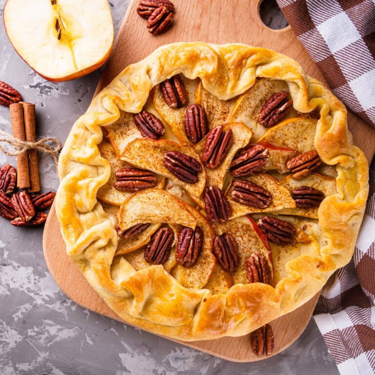 Tarte aux noix de pécan et pommes