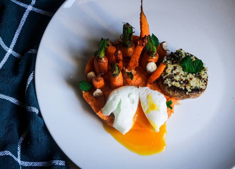 Purée carottes panais, champignon farci et oeuf mollet