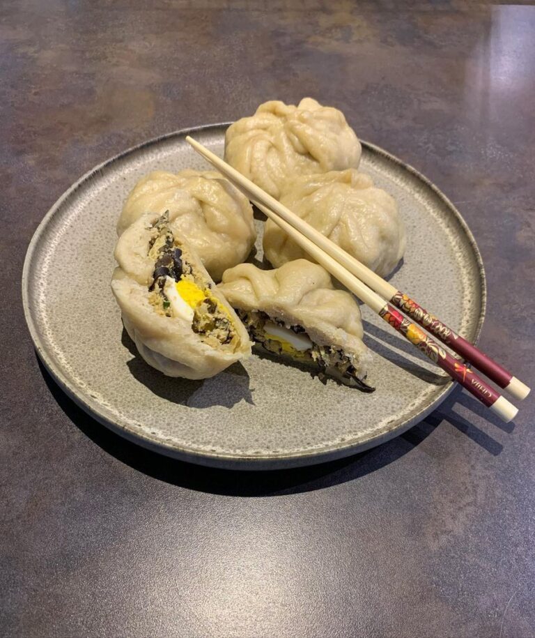 Banh bao poulet œufs et légumes