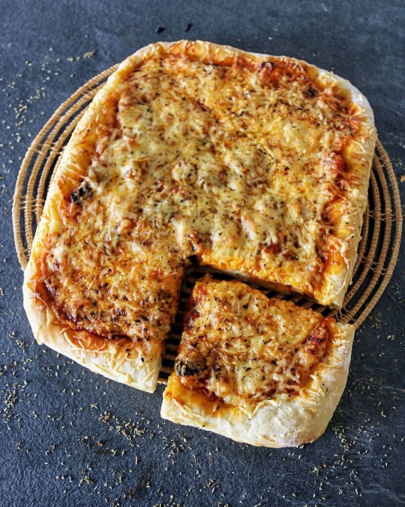 Pizza pâte moelleuse… et garniture végétarienne express