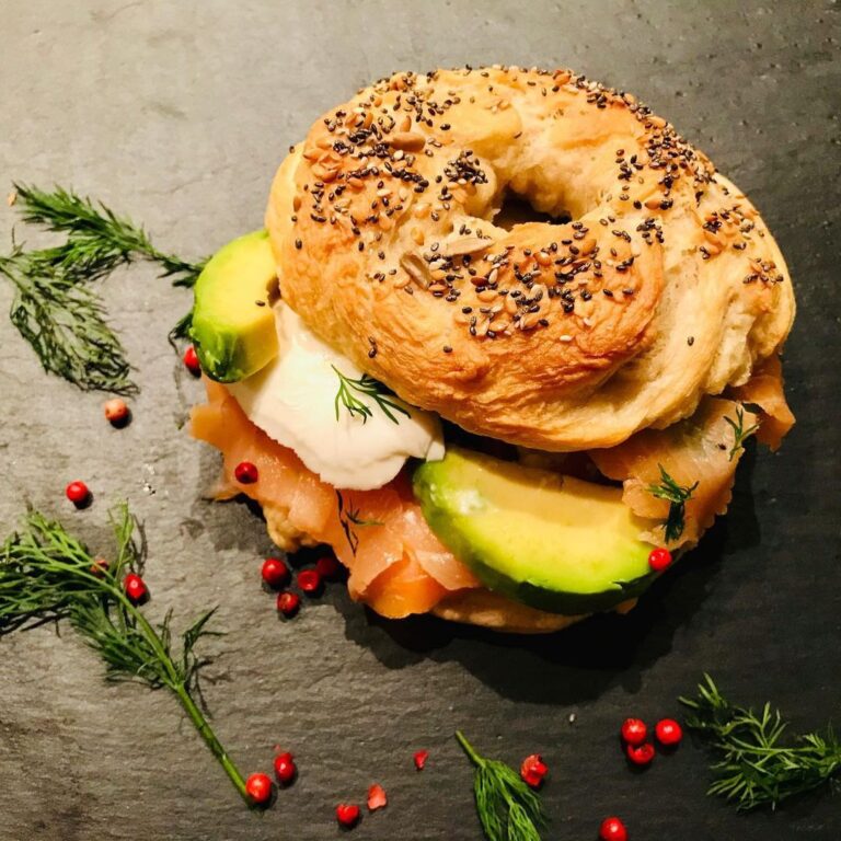 Bagels (home made) evening au saumon/avocat/mozzarella