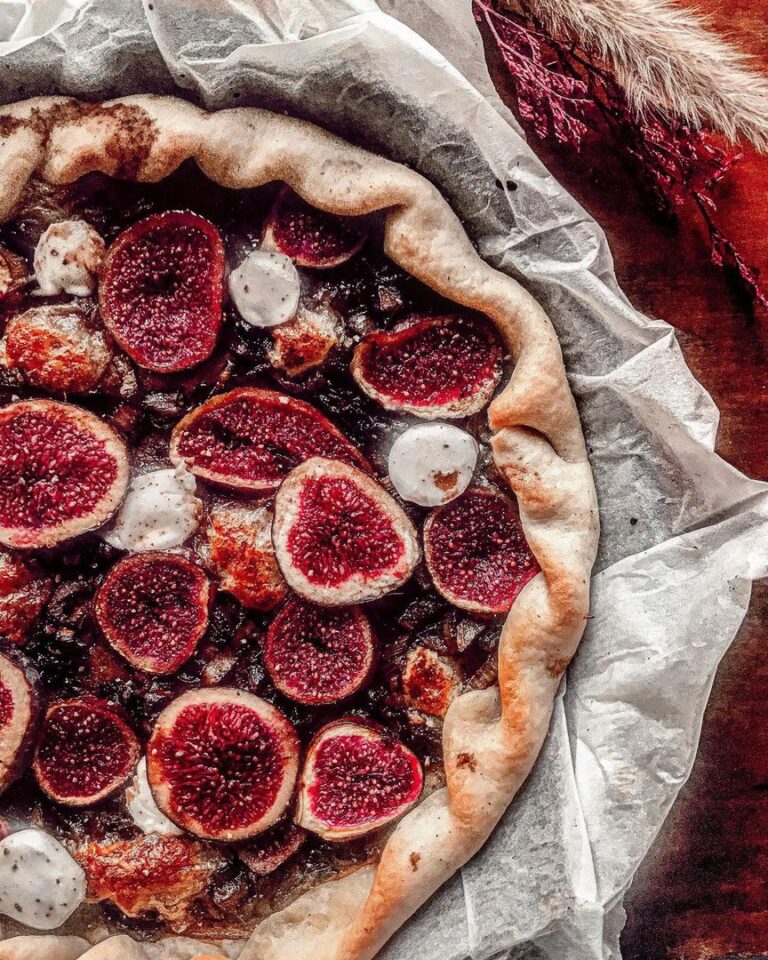Tarte aux figues, compotée d&rsquo;échalotes et mozzarella