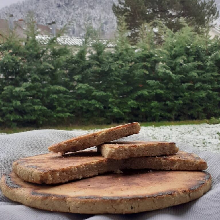 Galette à l&rsquo;orge et aux graines de nigelle