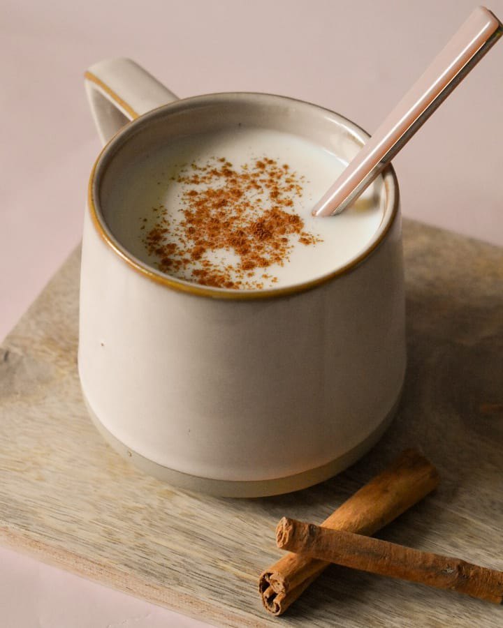 Thé au lait à la cannelle