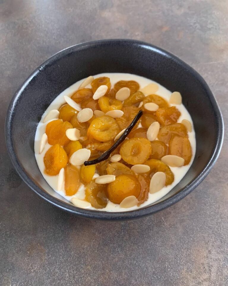 Fromage blanc aux mirabelles rôties au miel et à la vanille