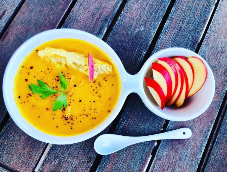 Soupe patates douces, carottes & pommes