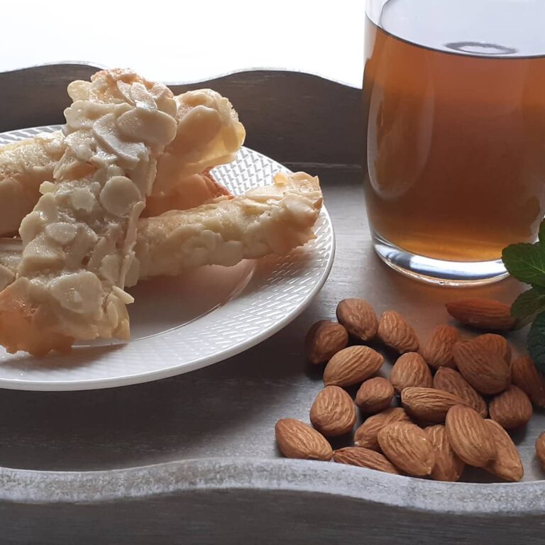Tuiles roulées aux amandes