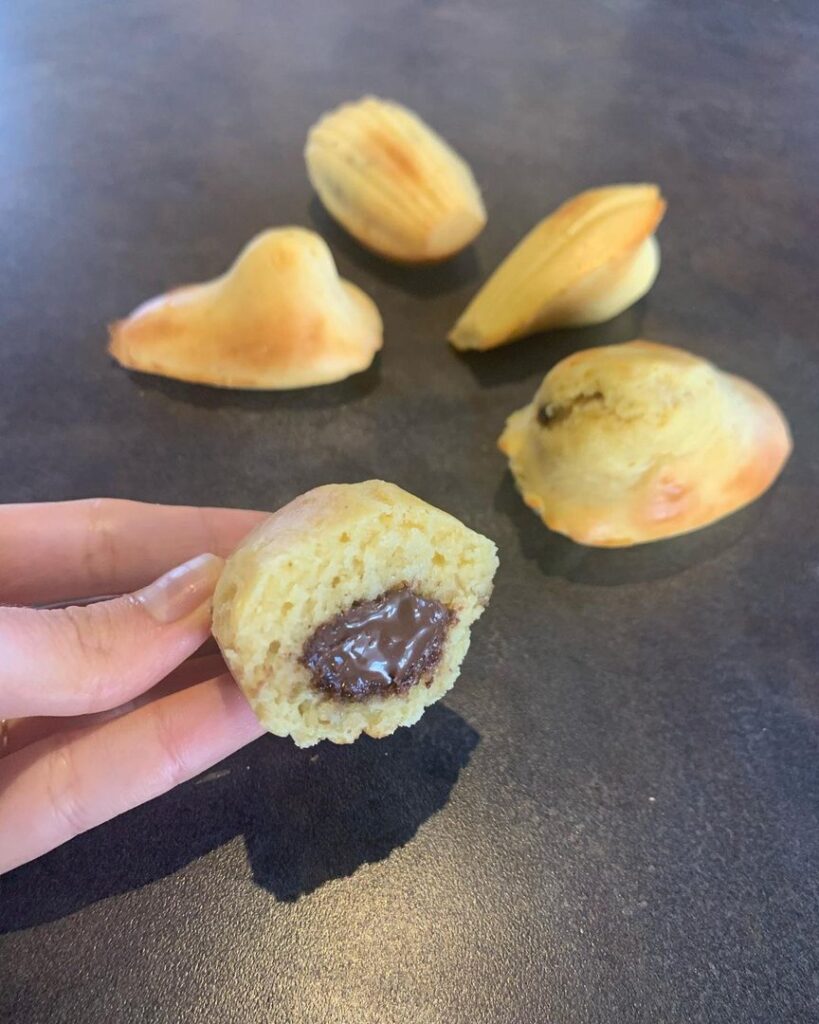Madeleines allégées et fourrées à la pâte à tartiner maison