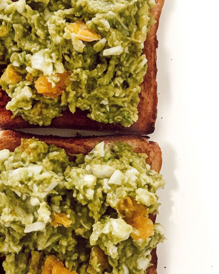 Petit toast avocat et œuf dur