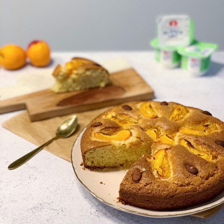 Gâteau au yaourt amandes et abricots