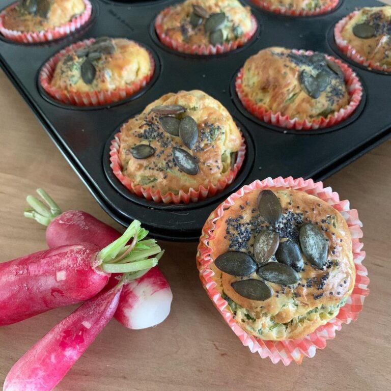 Muffins aux fanes de radis et chèvre