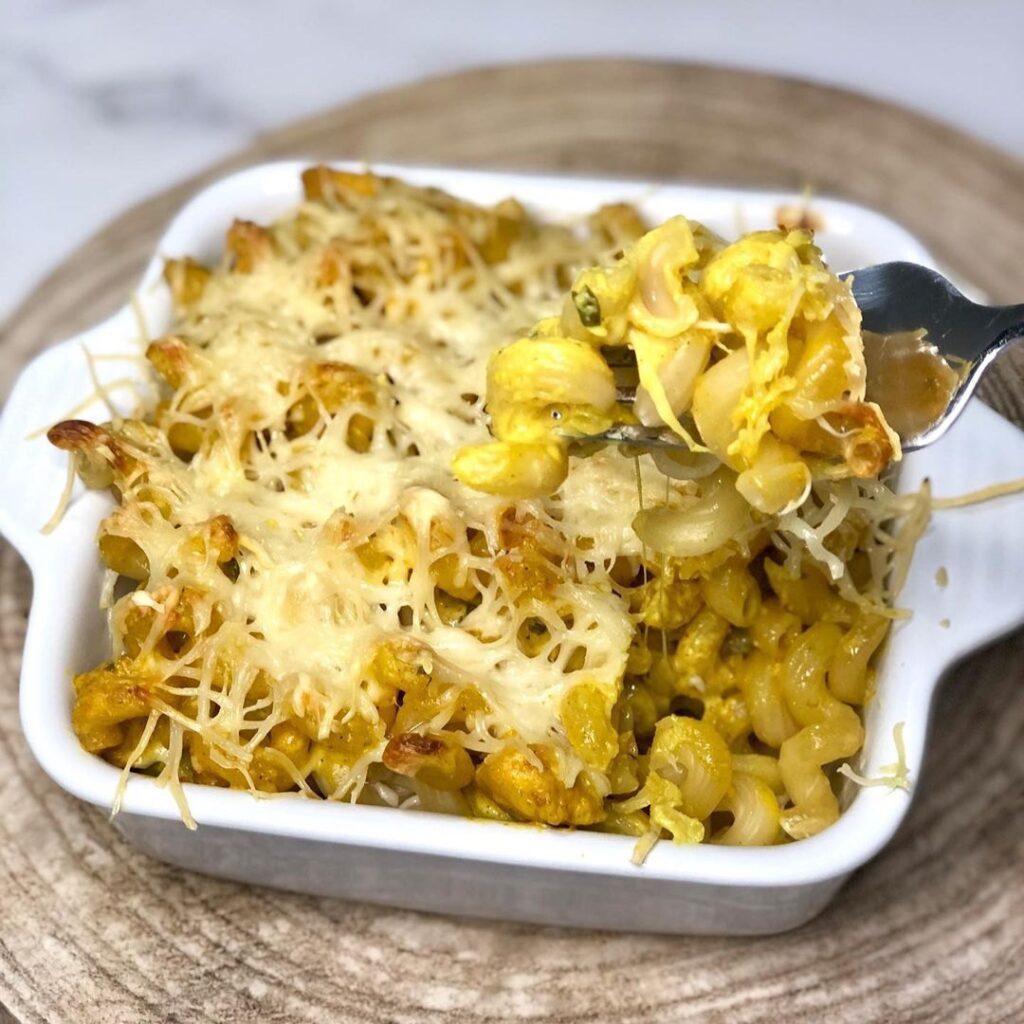 Gratin de pâtes au poulet et curry