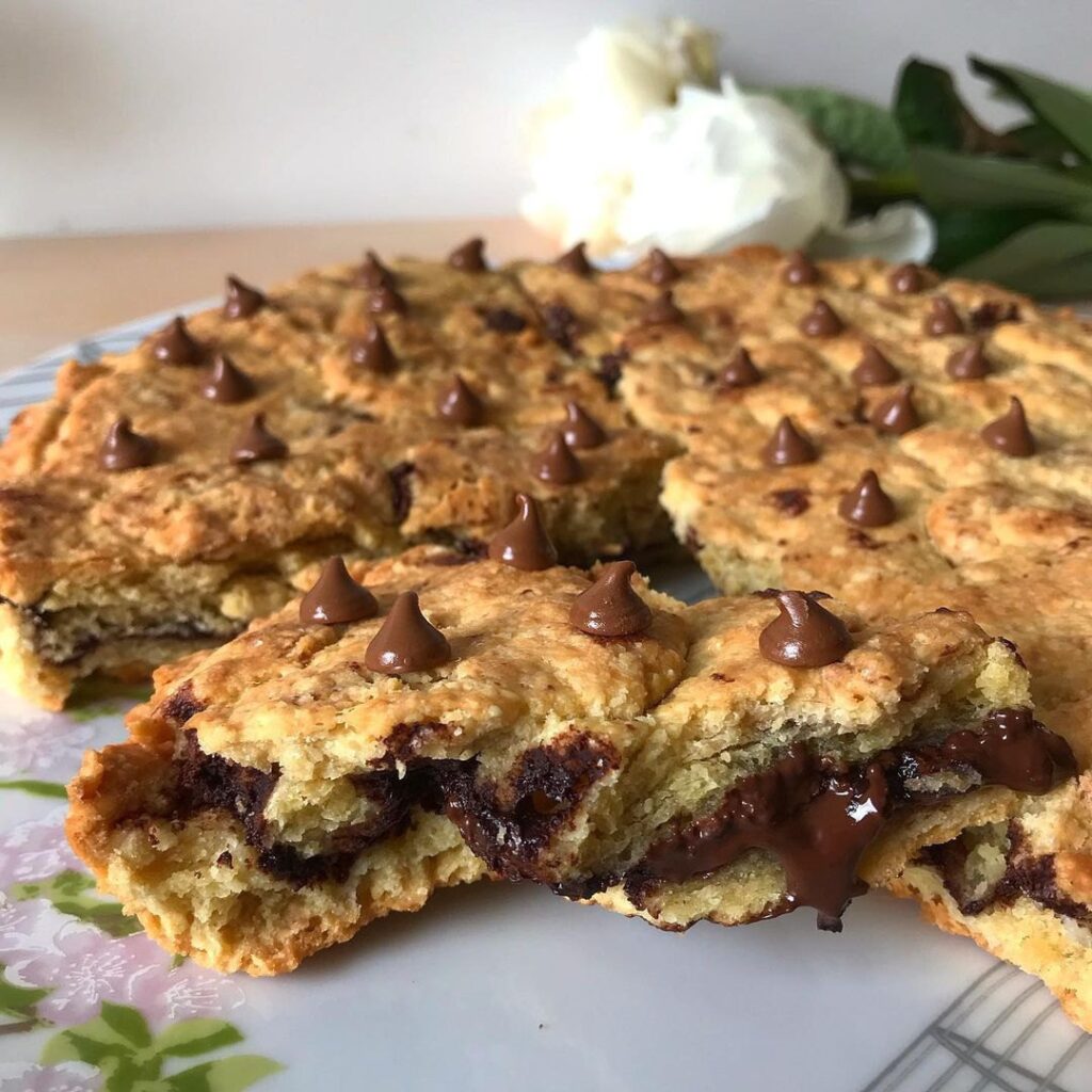 Cookie géant fourré au chocolat