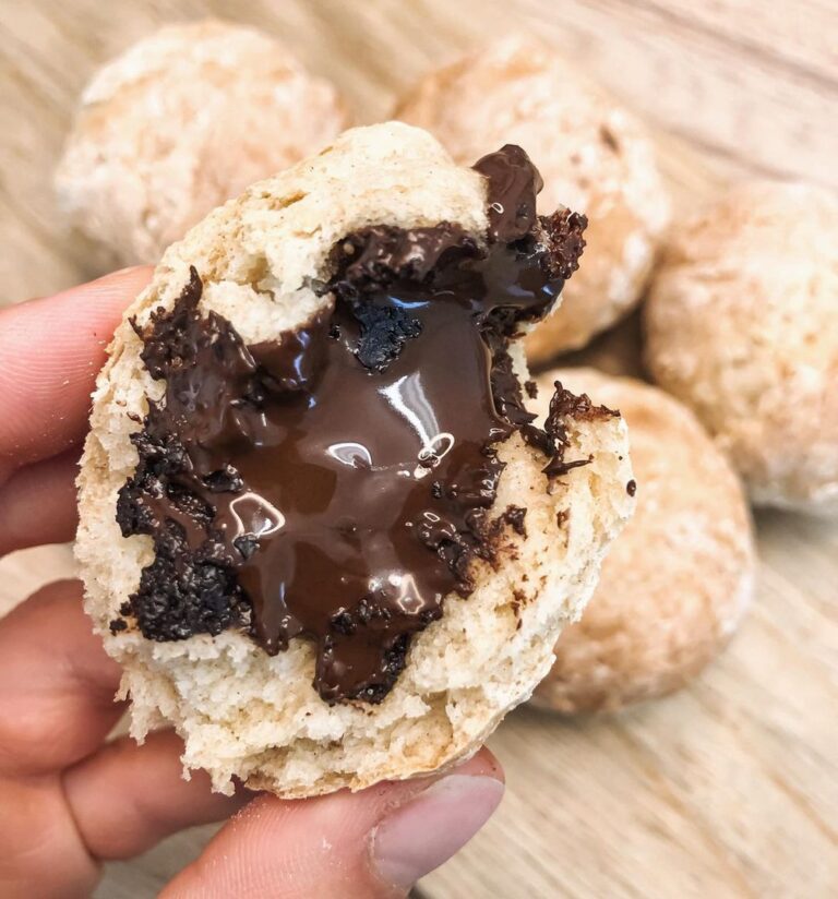 Petits pains fourés au chocolat