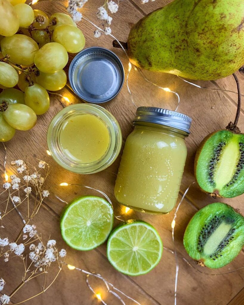 Jus de fruit poire kiwi raisins