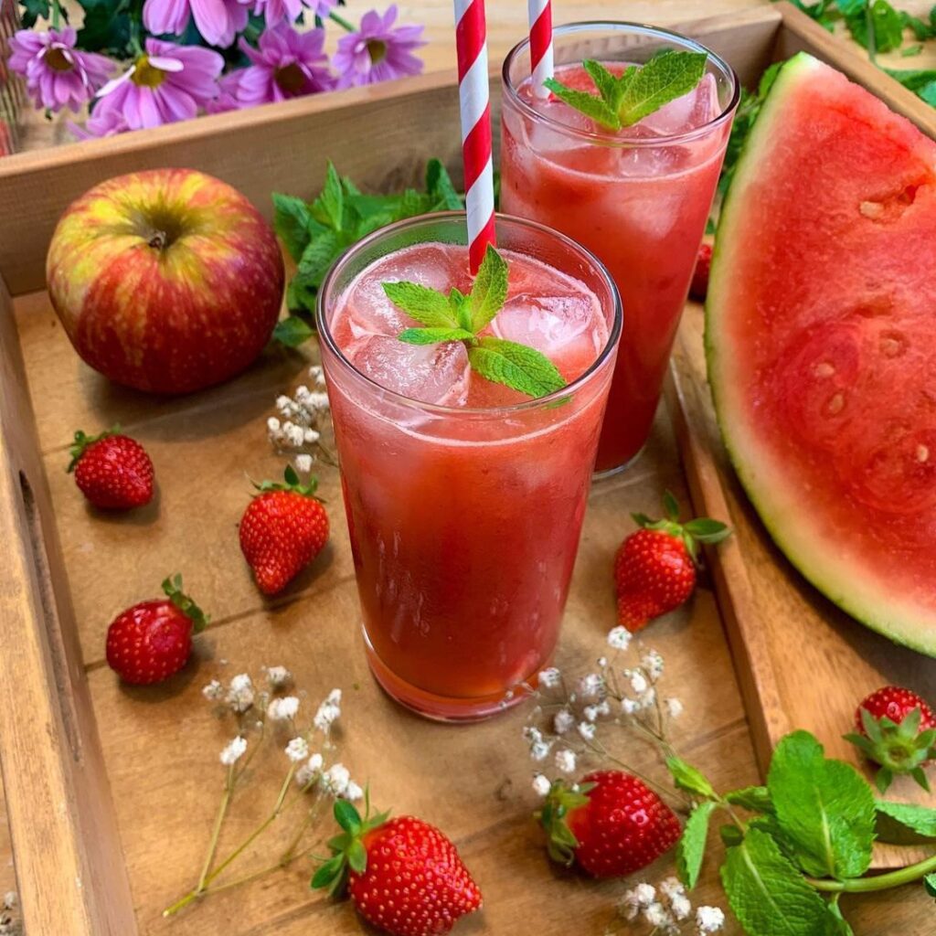 Jus de pastèque, pomme, fraises et menthe