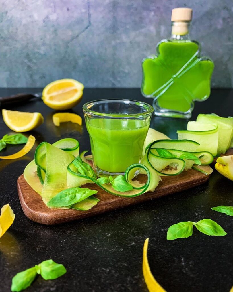 Shot au jus de concombre citron et basilic