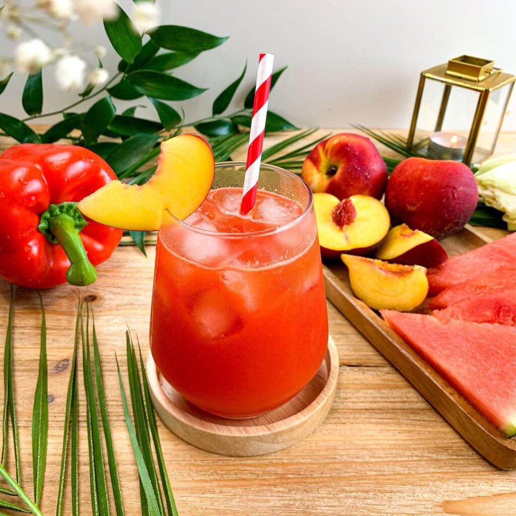 Jus de pastèque, nectarine et poivron rouge