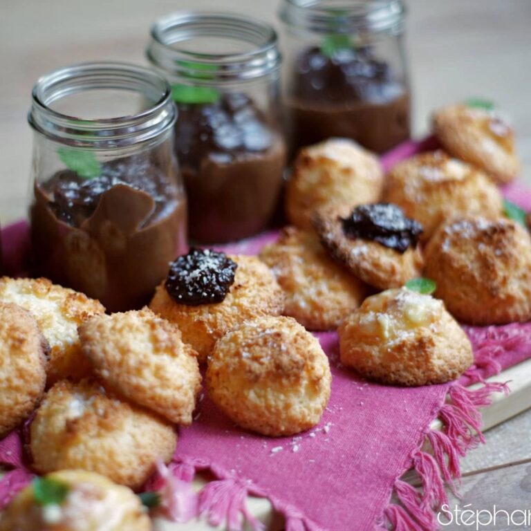 Rochers noix de coco et crème au chocolat