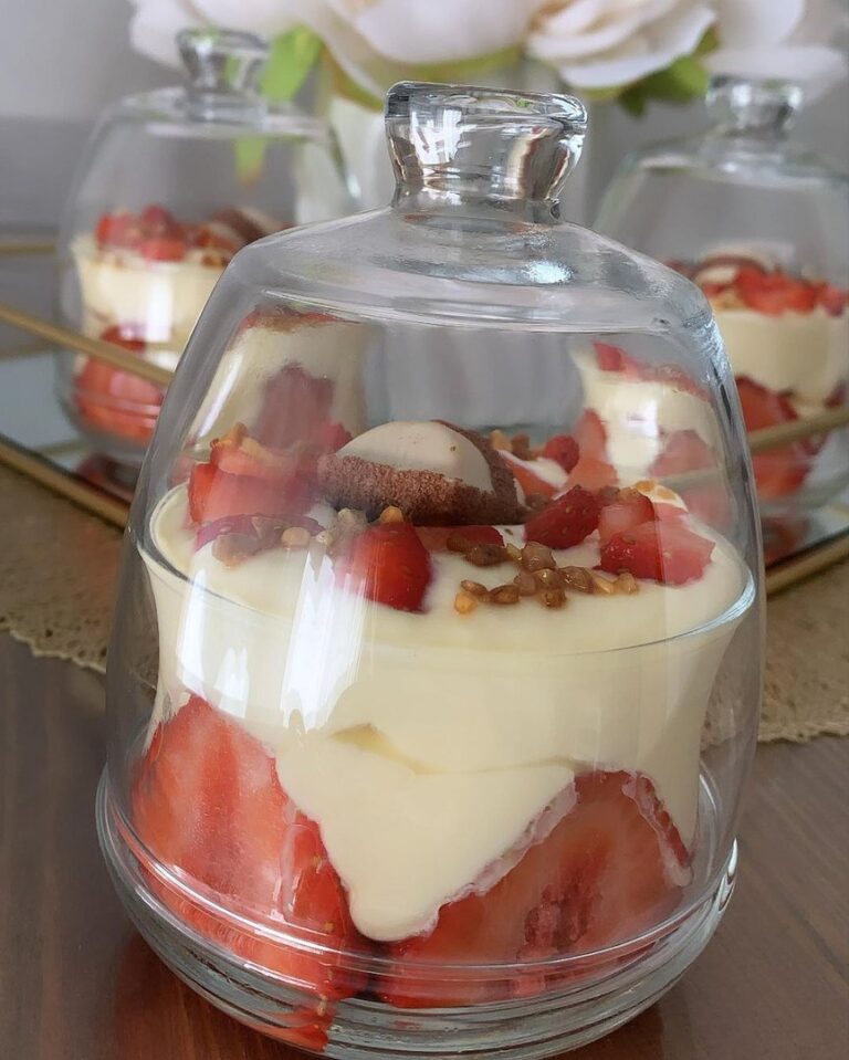 Tiramisu aux fraises et chocolat blanc