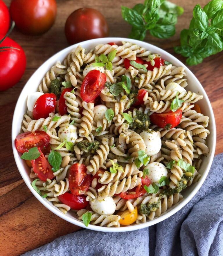 Salade de pâtes au pesto et mozzarella