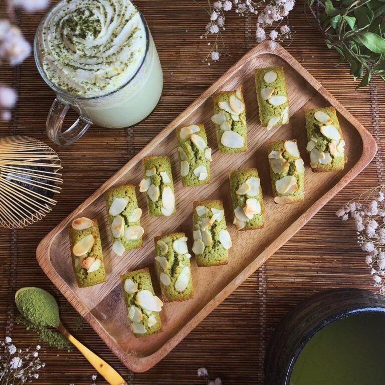Minis-financiers au thé vert matcha