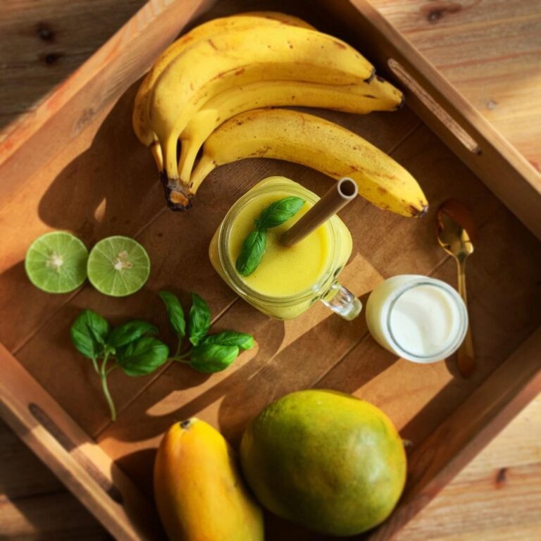 Smoothie mangue ananas banane