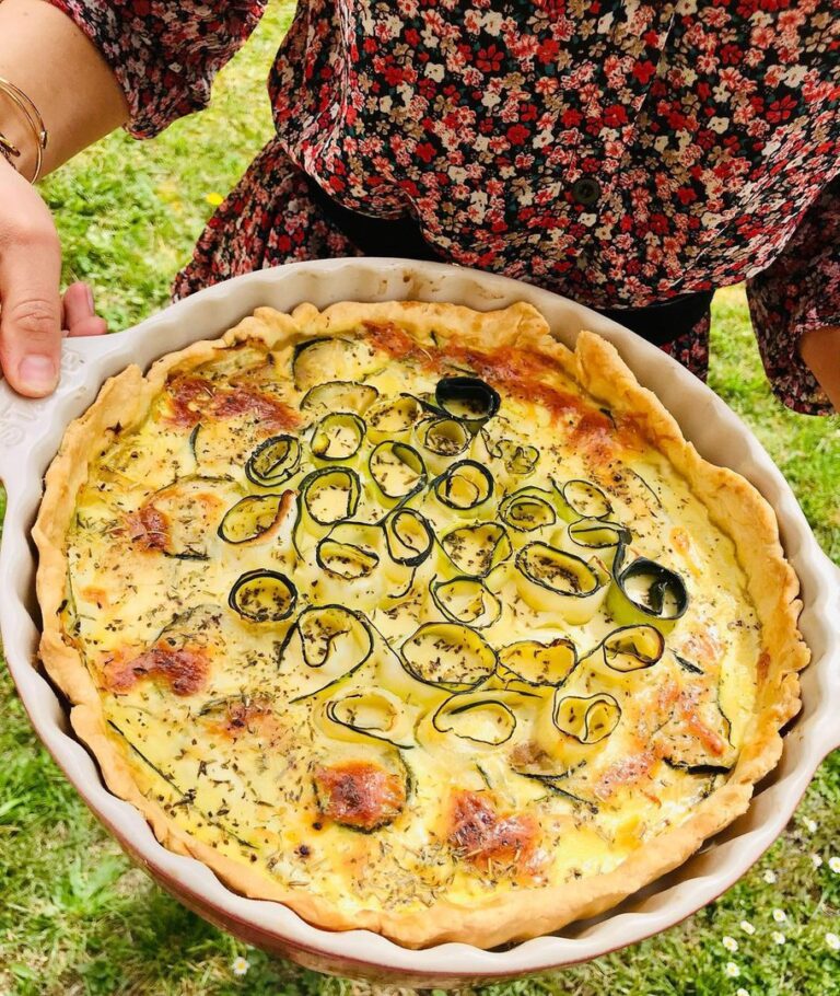 Tarte aux courgettes et à l’emmental râpé