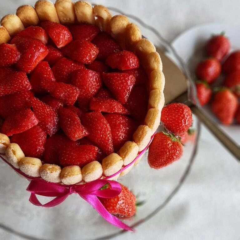 Charlotte aux fraises traditionnelle