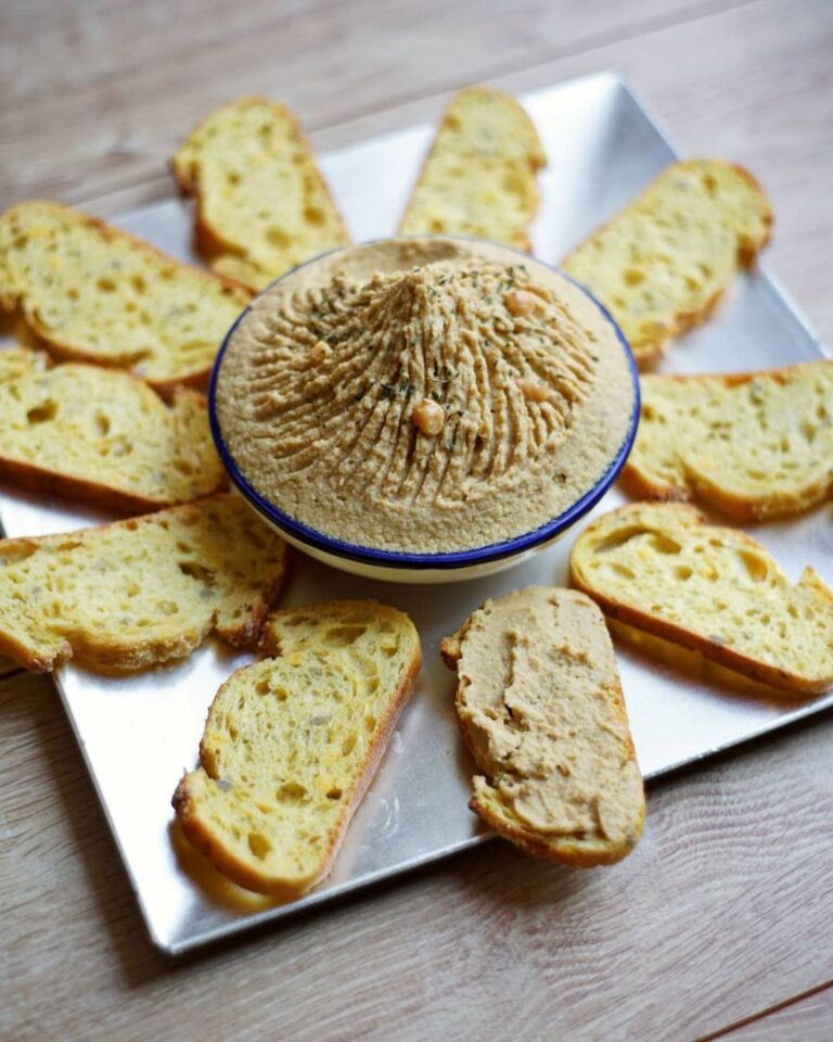 Toasts au houmous