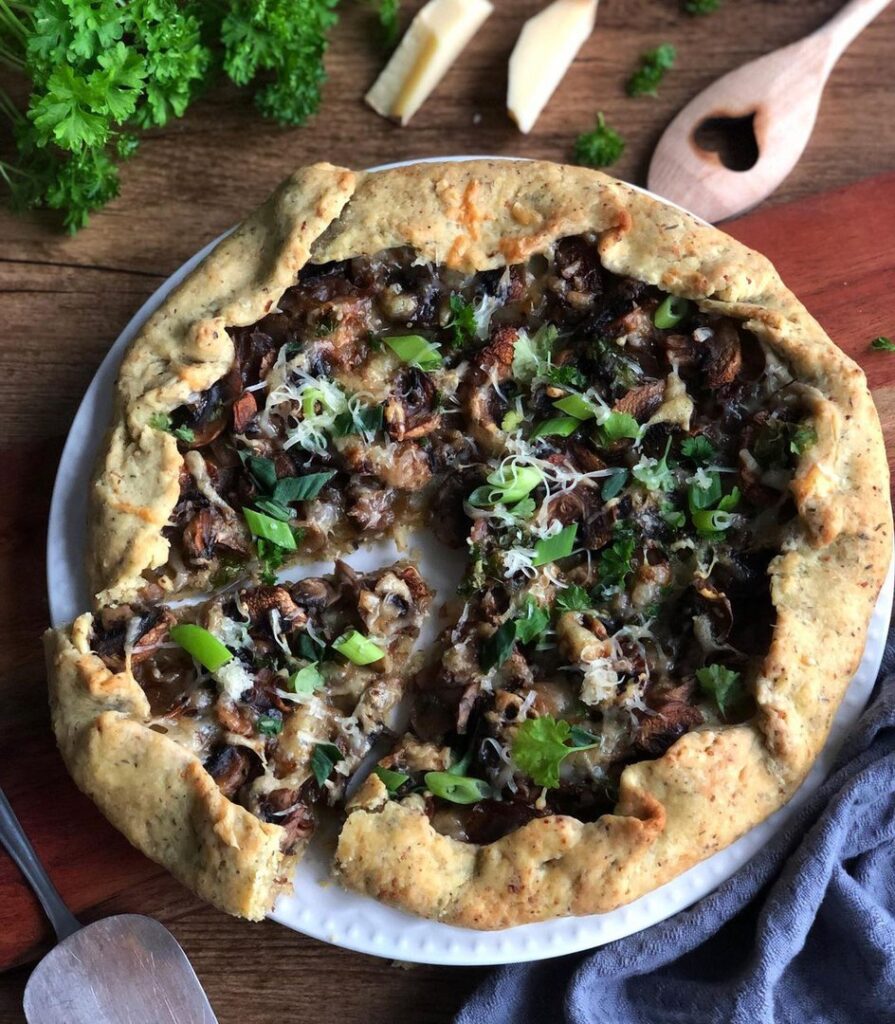 Tarte rustique au champignons et comté