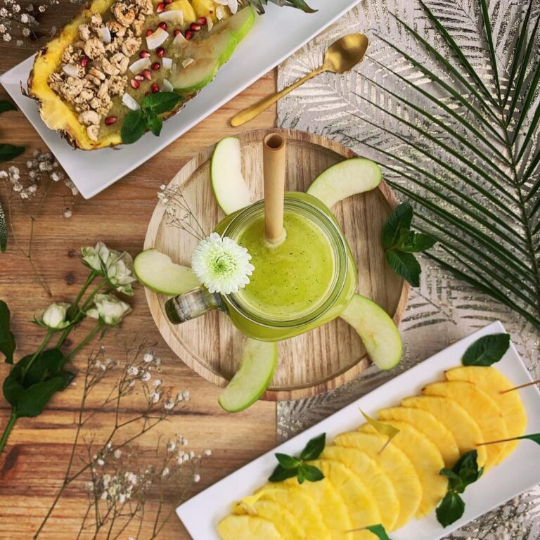 Jus d&rsquo;ananas, pomme et menthe