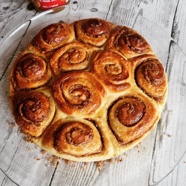 Cinnamon rolls