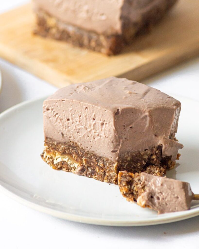 Gâteau à la mousse cacao et biscuits croquants végétarien