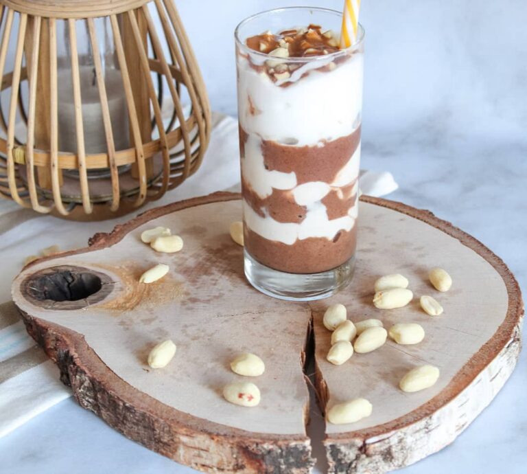 Smoothie banane lait et cacahuètes