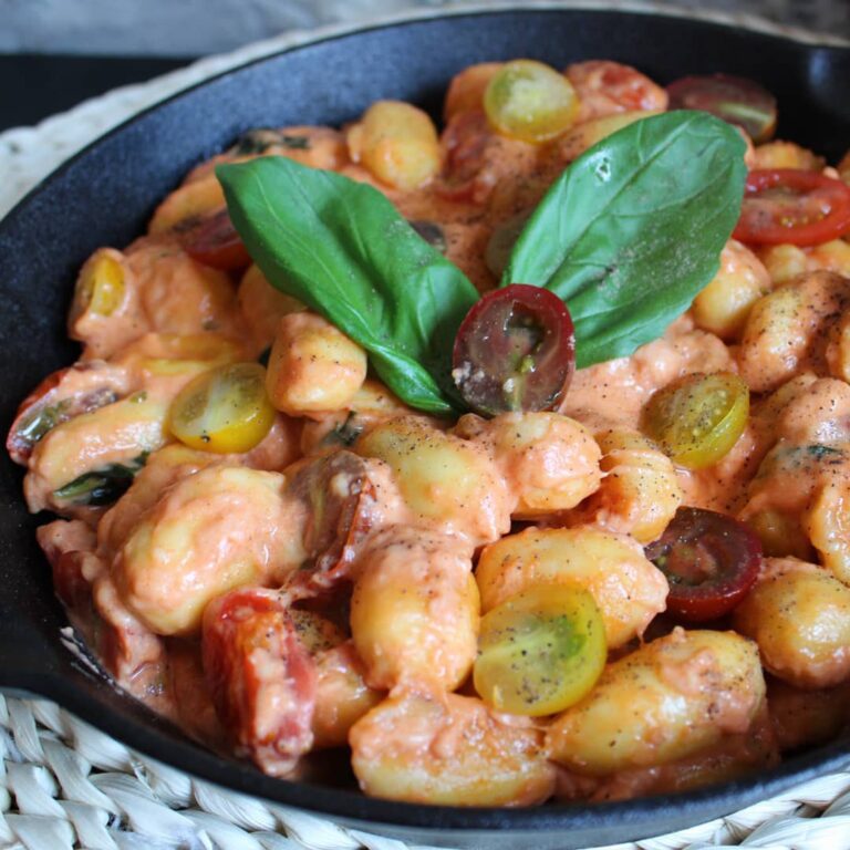 Gnocchis tomates mozza basilic
