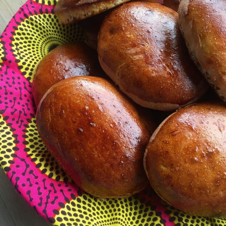 Petits pains au lait dorés