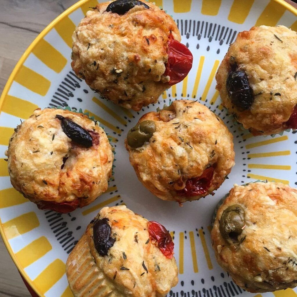 Muffins cheddar tomates cerises et olives