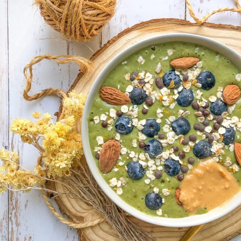 Smoothie bowl banane et flocons d&rsquo;avoine