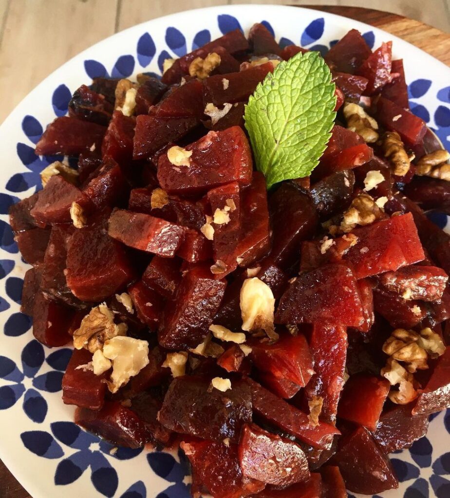 Salade de betteraves aux noix pantzaria