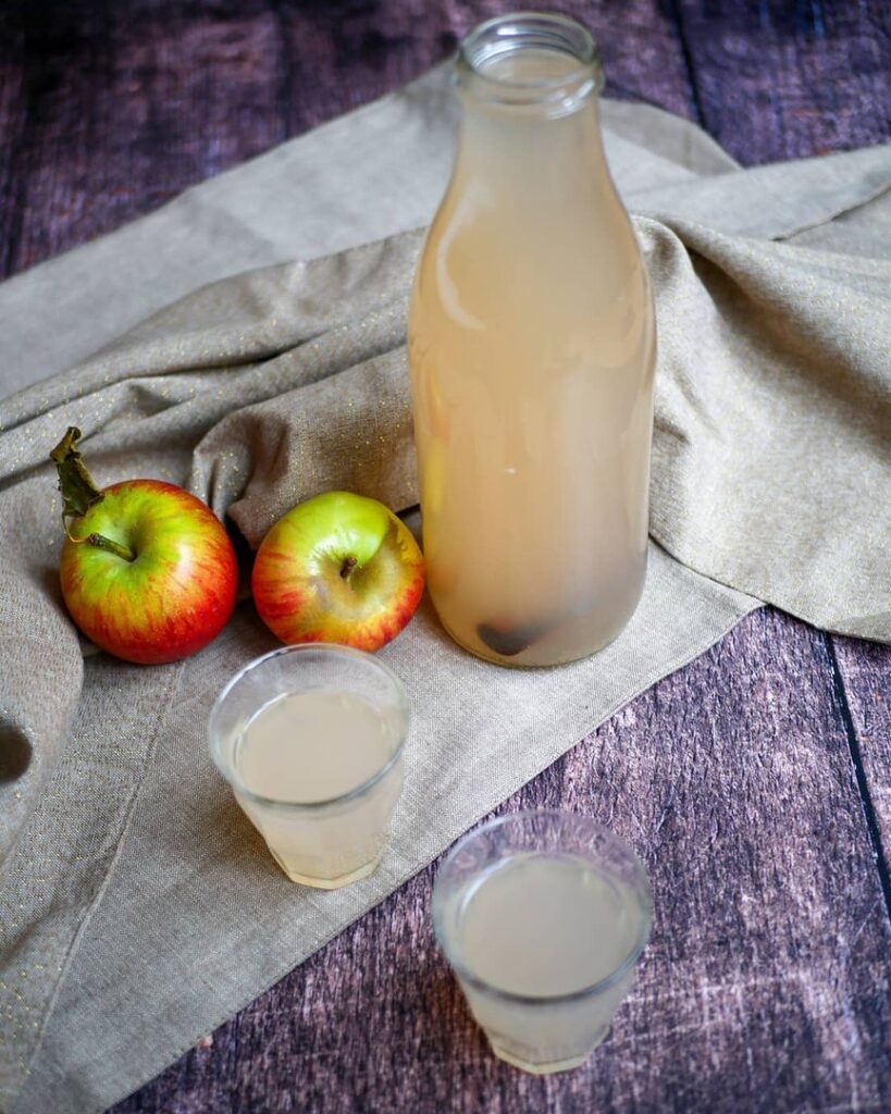 Eau infusée à la pomme et aux épices