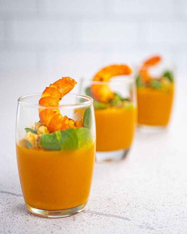 Purée de potimaron – noix craquantes et crevettes à l’ail