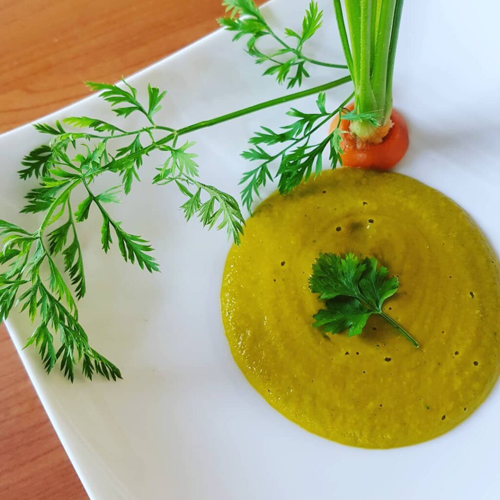 Emulsion de fanes de carottes à la coriandre