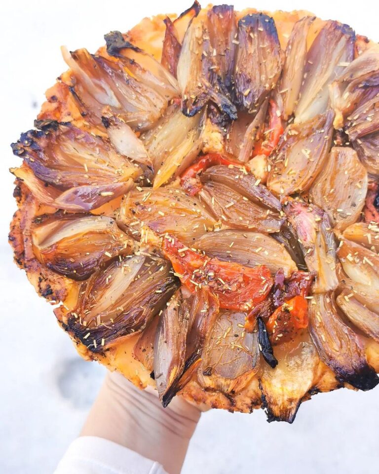 Tatin d’échalotes aux tomates séchées