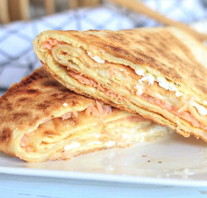 Tortilla à la truite fumée et à la mozzarella