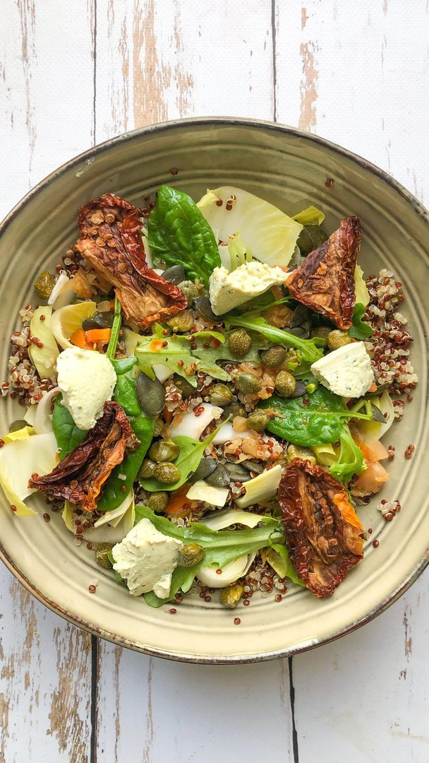 Salade d&rsquo;endives et quinoa aux tomates séchées